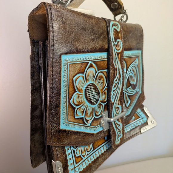 Patricia Nash Brn Leather Stella Flap HandBag w/Intriquite Blue Floral Tooling - Picture 2 of 16